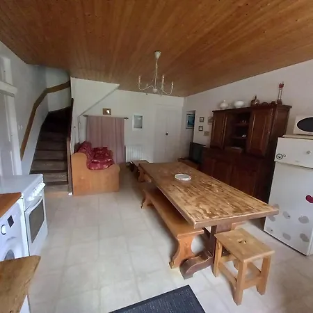 Holiday home De La Pierre Percee *